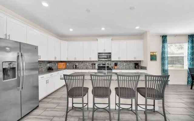 4710kings 6 Bedroom Villa by RedAwning