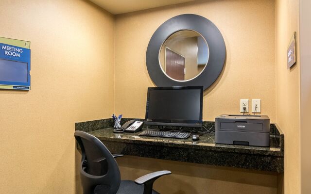 Cobblestone Hotel & Suites - Harborcreek