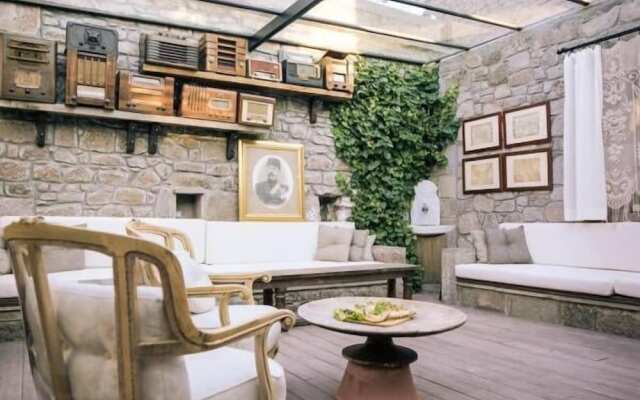 Assosyal Hotel