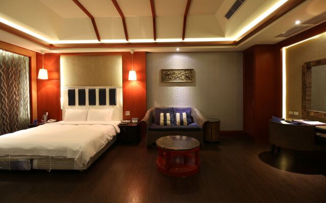 Seasons Boutique Motel