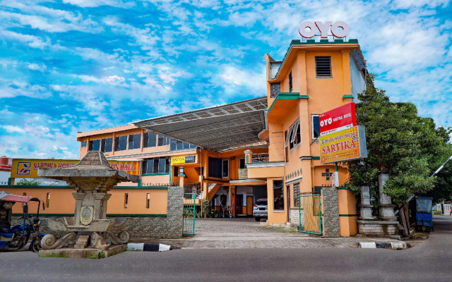 OYO 2855 Sartika Hotel Pati
