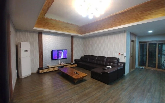 N Motel