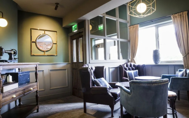 Stamford Gate Hotel