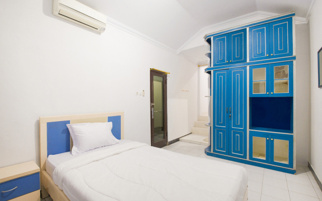 OYO 3467 White Residence