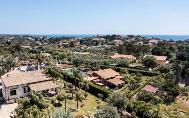 Luxury Garden in Gallina