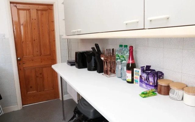 Cosy and Spacious 2 Bedroom House in Leicester