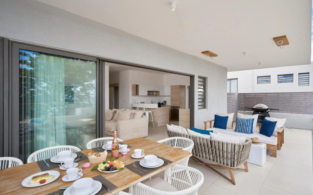 Les Estivales Beachfront Suites & Penthouses by LOV