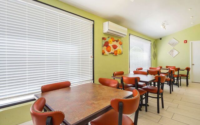 Studio 6 Suites North Richland Hills, TX