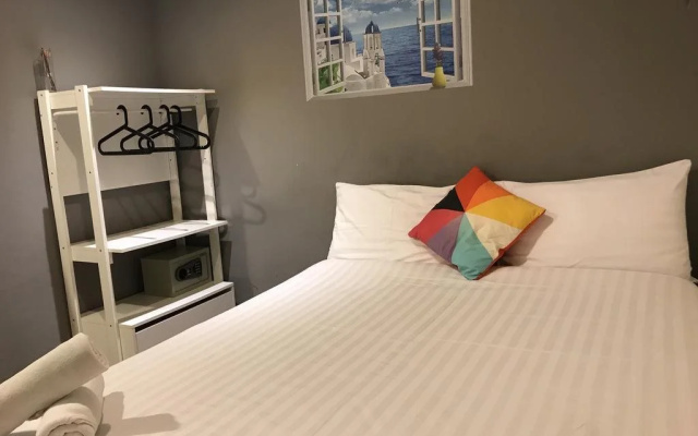 The 44 - Hostel