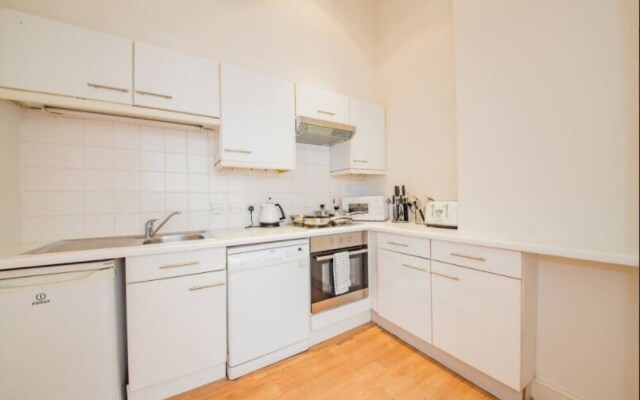 Immaculate 2 Bedroom Apartment in Central London