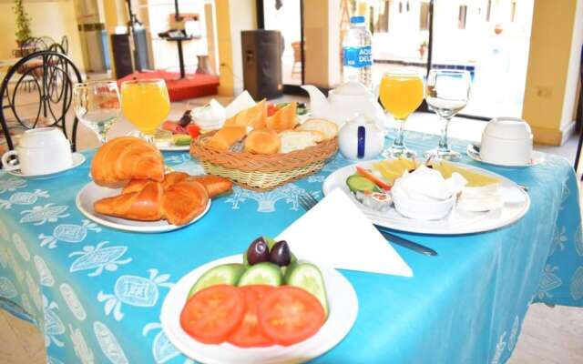 Jewels La Perla Hotel