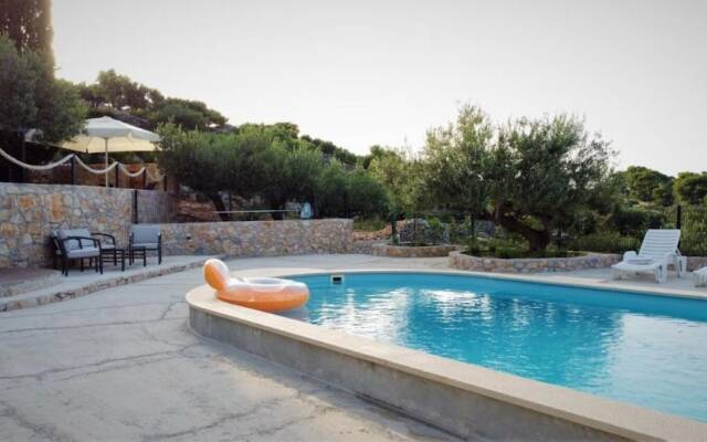 Nave - Private Pool - H