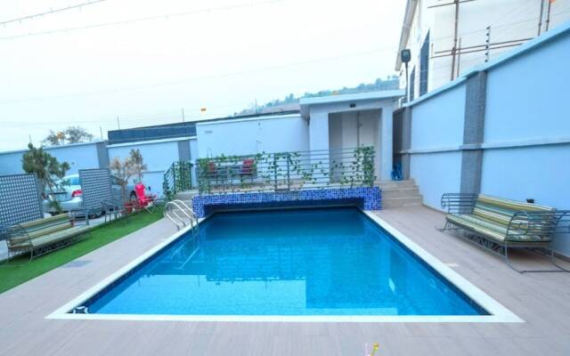 Triple 9 Apartments, Pool & Spa