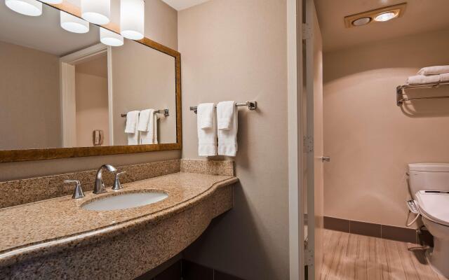 Best Western Plus Executive Inn