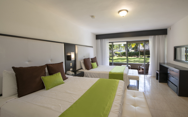 Viva Wyndham Dominicus Beach Resort — All Inclusive