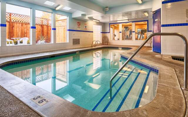 Executive Residency by Best Western Navigator Inn & Suites