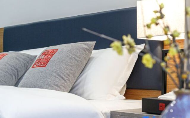 Dust and Hustle Weiyuan Designer Zen Homestay (Chongzhou Jiezi Ancient Town Branch)