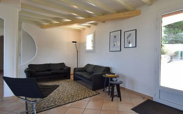 Spacious Villa in Var With Swimming Pool