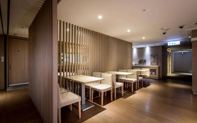 We Meet Taipei Hotel