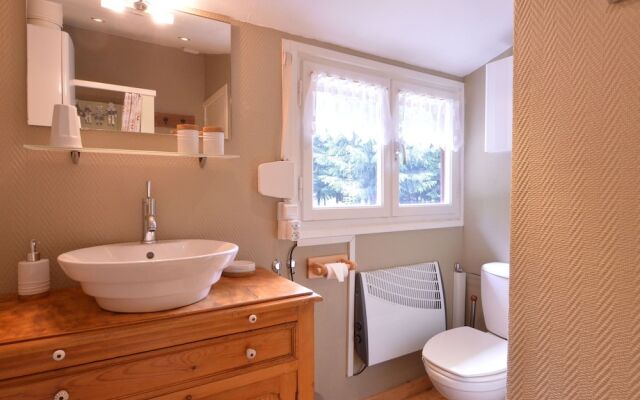 Holiday Home in La Roche-en-Ardenne near Forest