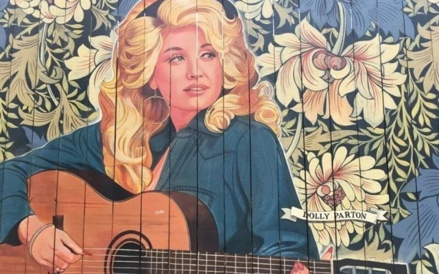 Contemporary Condo Minutes To Downtown Gulch