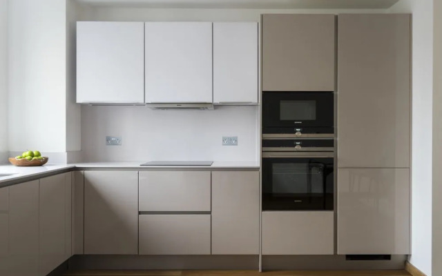 Bi-Level 2BR in King's Cross by Sonder