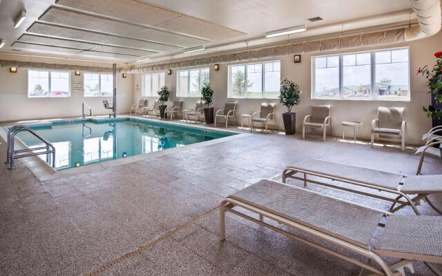 Green Mill Village Hotel & Suites, BW Signature Collection