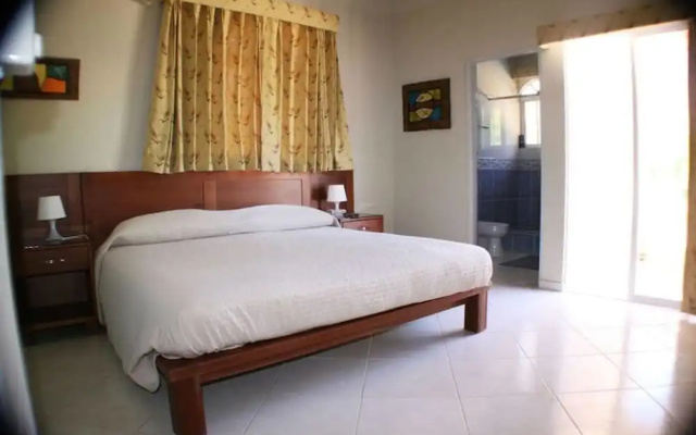 Private 6 Bedroom Villa Great for Parties