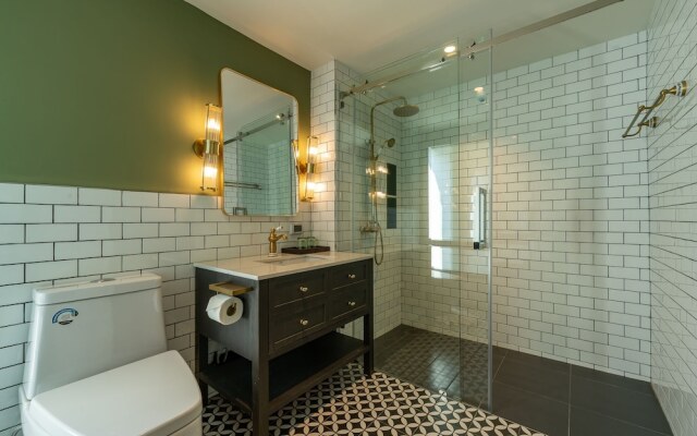 Shamrock Chiangmai Hotel - Adults Only