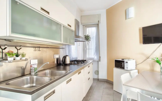 Bright 3BR flat near Park