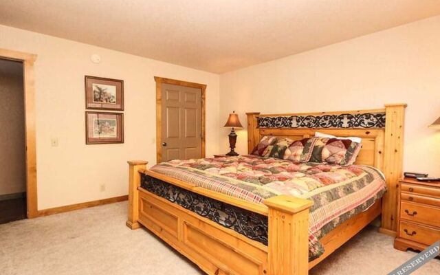 Eagle's Flight Lakefront #300