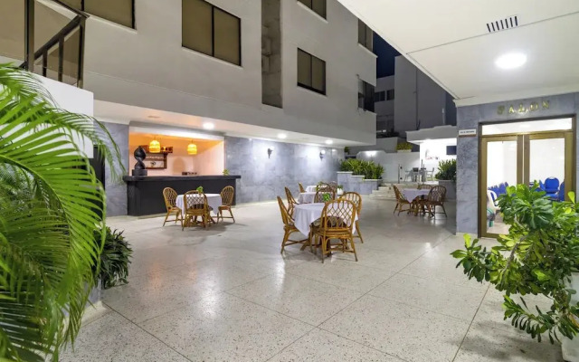 Hotel Axis Inn By GEH Suites