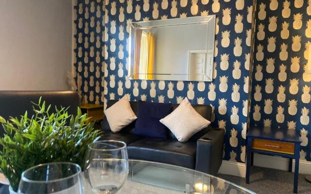 Alexander Apartments Saltwell Park