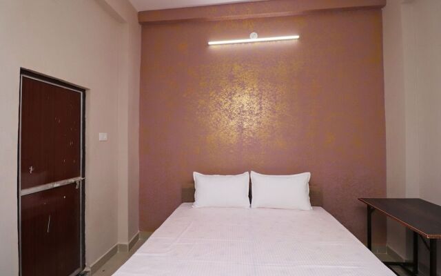 SPOT ON 37467 Shivram Hotel