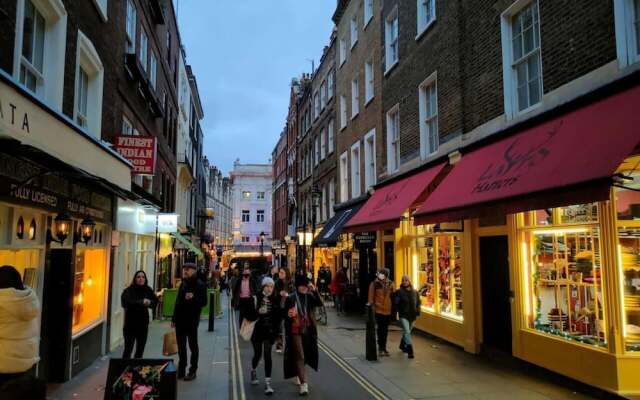 Livestay - Hidden Covent Garden Gem