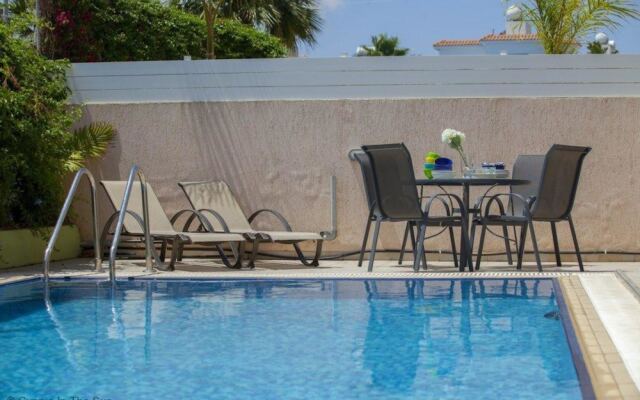 Cyprus Villa Aphrodite 07 Gold
