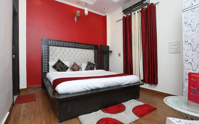 The Castle Bed  Breakfast – Guest Rooms – Delhi