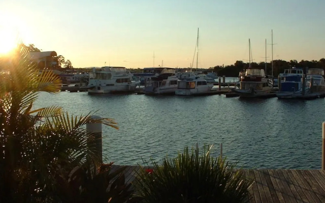 Sanctuary Cove Villas