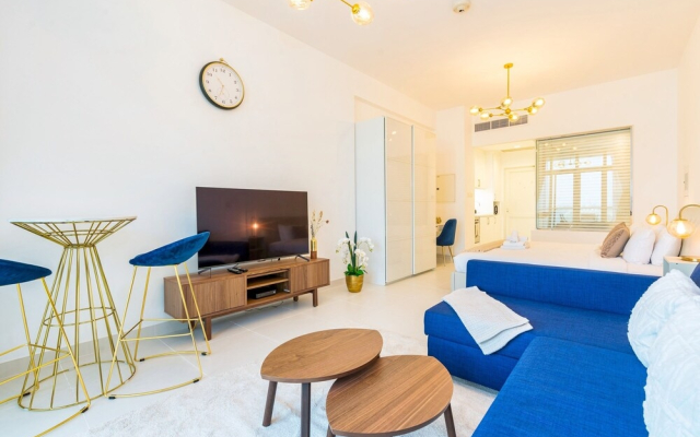 Gorgeous Studio with breath-taking Palm Views