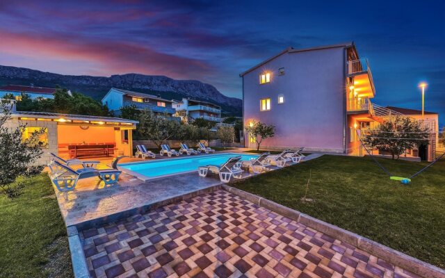 Nice Home in Kastel Kambelovac With Wifi and 4 Bedrooms