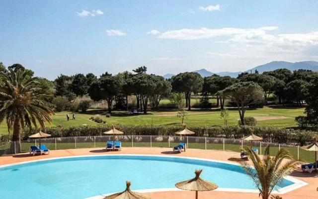 Apartment on Residence Horizon Golf in St. Cyprien