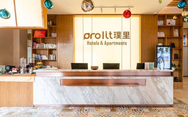 Prolit Hotel (Dazhou Luofu Square Railway Station)