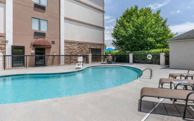 Comfort Suites Johnson City near University