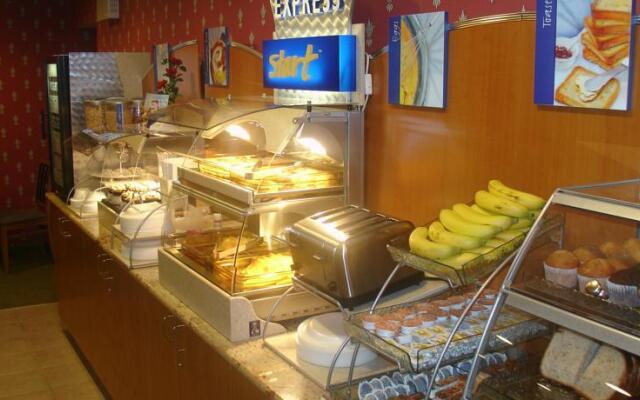 Holiday Inn Express Lancaster-Rockvale Outlets