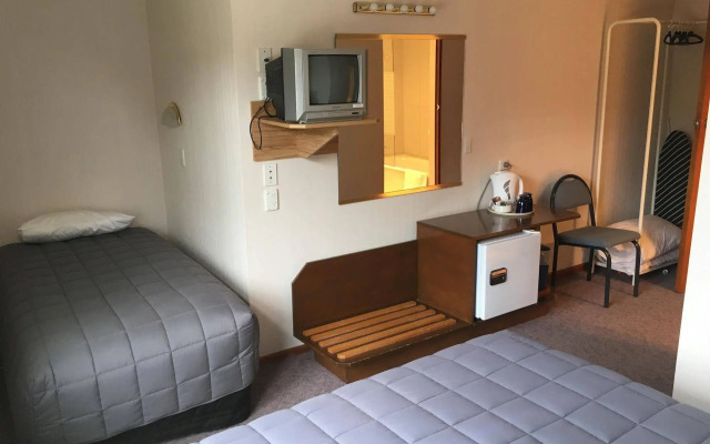 Fiordland National Park Lodge