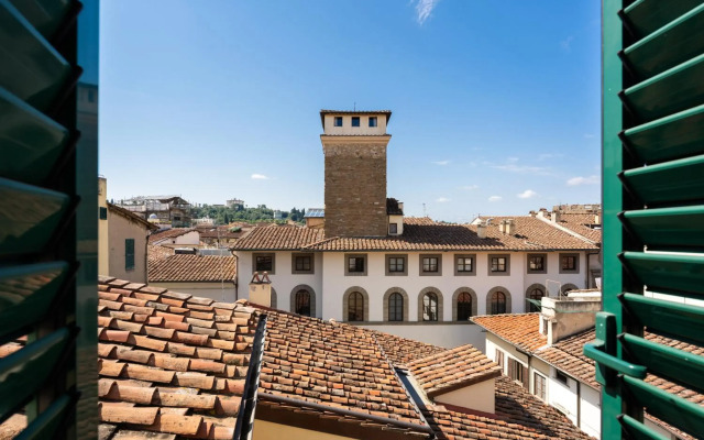 Terrace apt in Piazza Strozzi-center of Florence