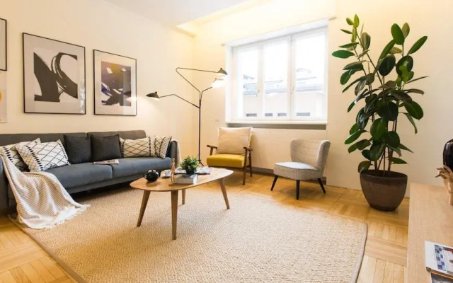 Dante Apartment With Parking