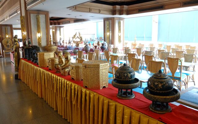 Diamond River Ping Petch-Ngam Hotel