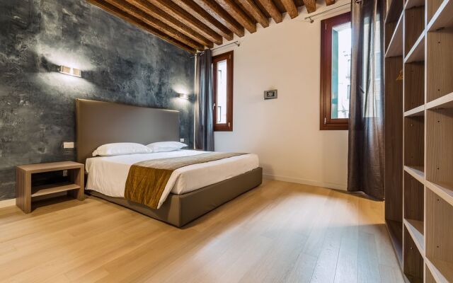 Charming Palace Corte Del Teatro