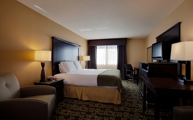 Holiday Inn Express & Suites Woodland Hills by IHG
